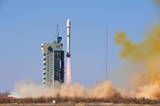 China sends test satellite for internet technology into space